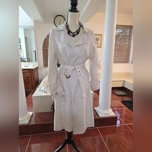 Tahari Cream Linen Garment